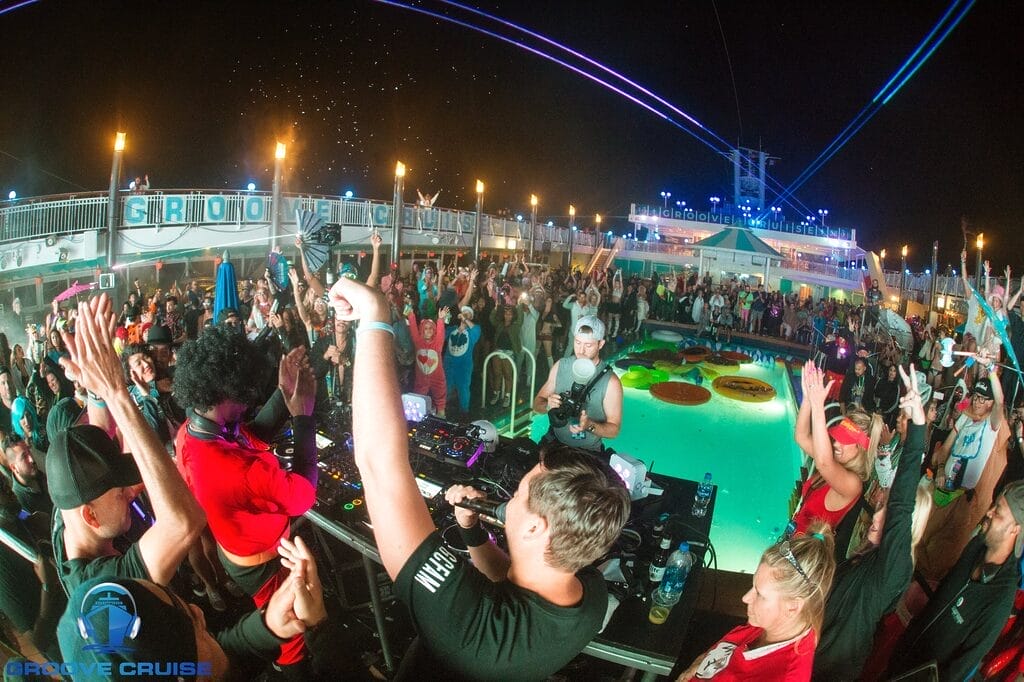 Groove Cruise Cabo
