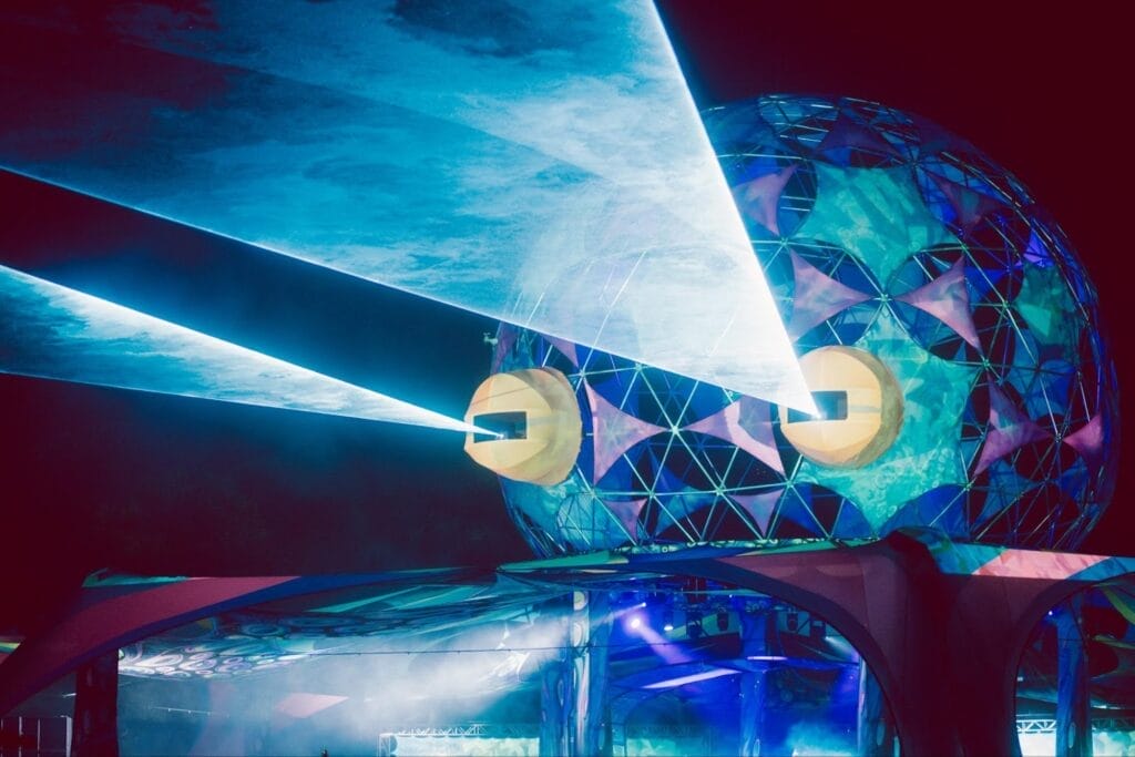 Courtesy of Elements Festival // Lo Morell (@laurenmorell)