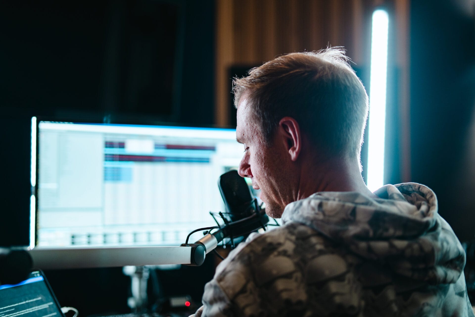 ASOT_YEARMIX_LIVESTREAM